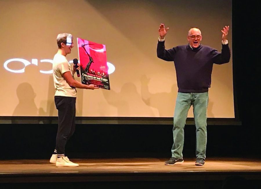 Fritz+Kiersch+speaks+with+students+about+his+experience+directing+%E2%80%9CChildren+of+the+Corn%E2%80%9D+at+a+showing+hosted+by+the+Honors+Program+last+Thursday.