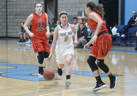 Women’s basketball falls short late in first pair of RSC games