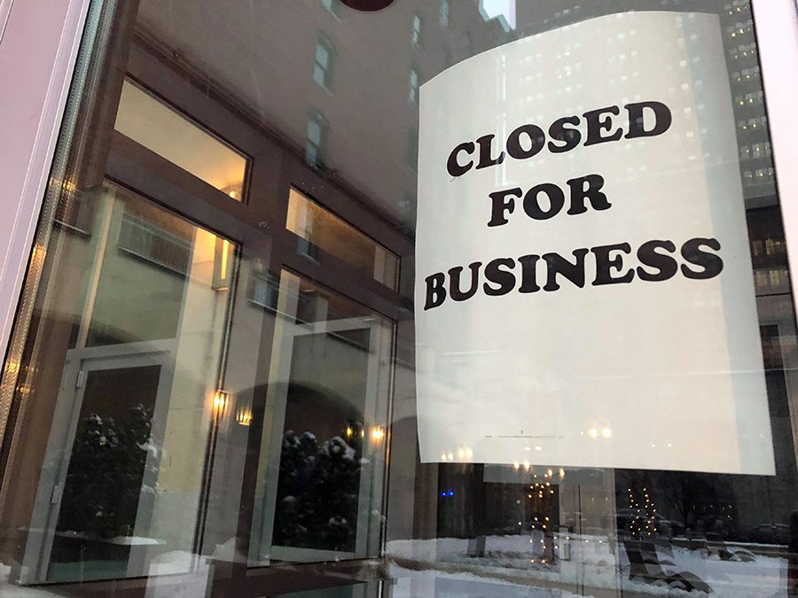 The+location+of+the+upcoming+%E2%80%9CWe+Proudly+Brew%E2%80%9D+Starbucks+remains+empty+with+a+sign+in+the+door.++The+last+day+of+operation+was+Friday+May+19%2C+2017%2C+making+it+243+days+since+Point+Park+had+a+Starbucks.++