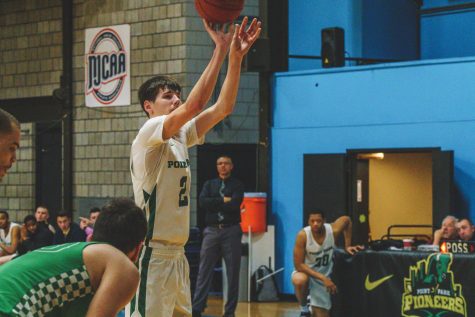 Men’s basketball goes 2-3 over winter break; set record at 9-7