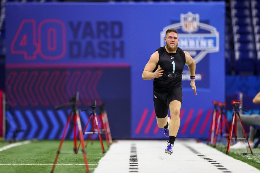 Cal Adomitis runs the 40-yard dash at the 2022 NFL Draft Combine